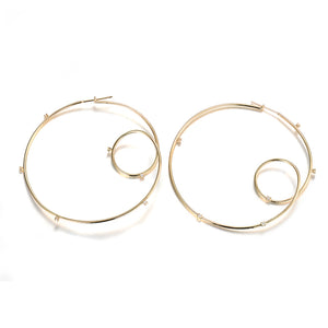 Open image in slideshow, &quot;Loop&quot; Hoop Diamond Earrings
